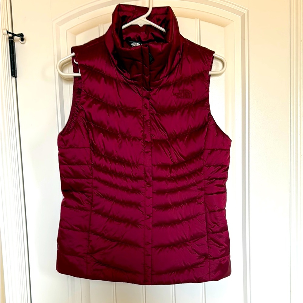 The North Face metallic Burgundy-red Puffer Vest. Size small. 550 down fill.